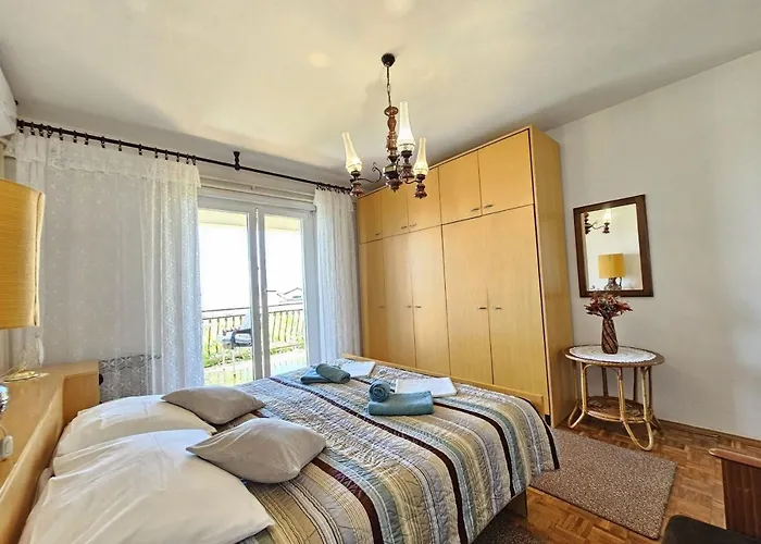 Leo 2 Nv - For 2-3 Persons With Bathroom, Balcony 4* Novi Vinodolski