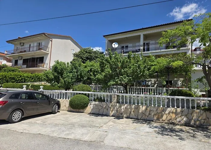Leo 2 Nv - For 2-3 Persons With Bathroom, Balcony Konukevi Novi Vinodolski