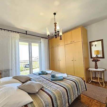 Leo 2 Nv - For 2-3 Persons With Bathroom, Balcony 4* Novi Vinodolski