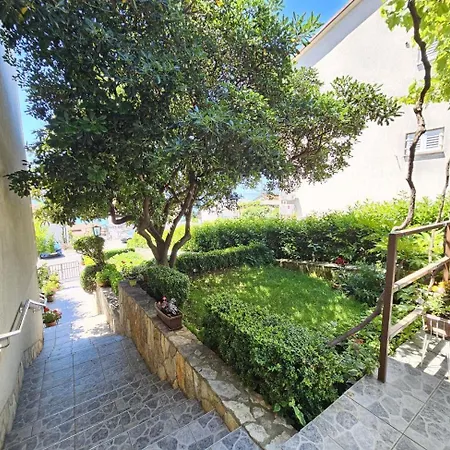 Leo 2 Nv - For 2-3 Persons With Bathroom, Balcony בית הארחה