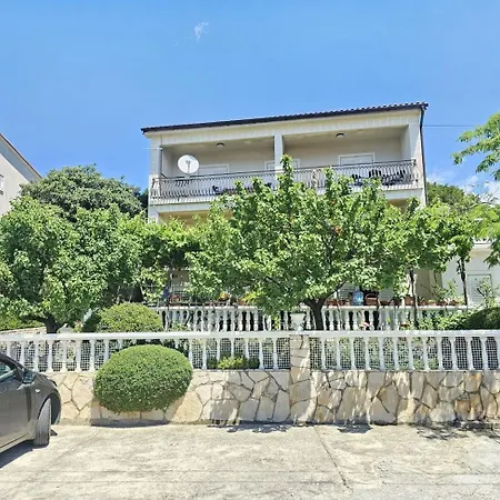 Leo 2 Nv - For 2-3 Persons With Bathroom, Balcony Guest house 4*