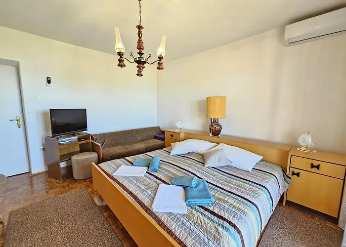 Leo 2 Nv - For 2-3 Persons With Bathroom, Balcony Novi Vinodolski